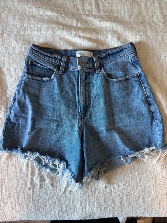 Abercrombie & Fitch Pants - Abercrombie & Fitch High Rise denim “Dad Short”